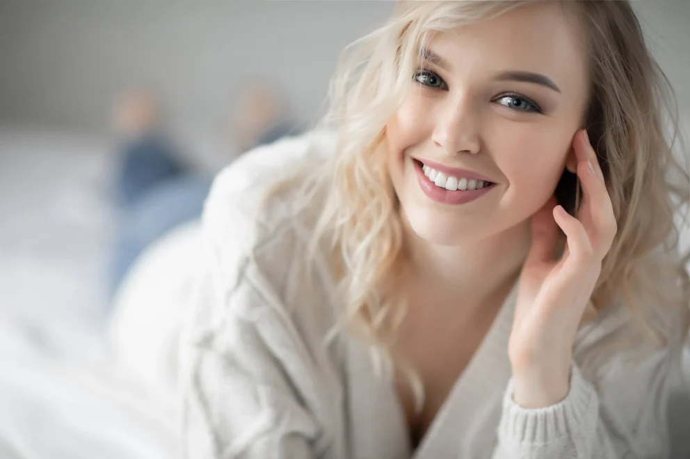 rsz_cute-woman-casual-indoor-home